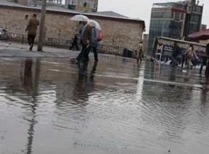 Her yer Taksim her yer gölet!