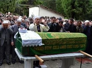 İmam namaz kıldırırken öldü!