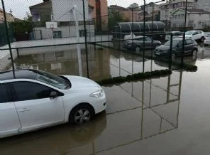 İstanbul'da yağış hayatı olumsuz etkiledi