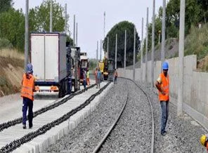 İzmit'in merkezinde hızlı tren mesaisi