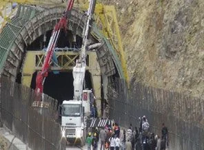 Kars demiryolu inşaatında göçük: 1 ölü, 2 yaralı