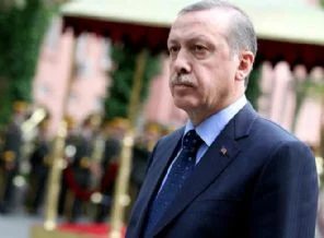 Kırmızı plaka ters düşürdü
