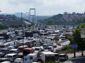 Köprü trafiği günde 50 bin ton yakıt israfına sebep oluyor