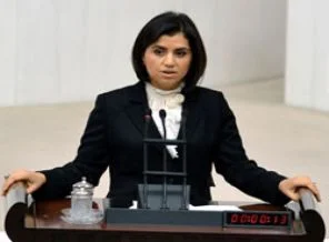 Meclis'e başörtüsüyle gelecek mi?