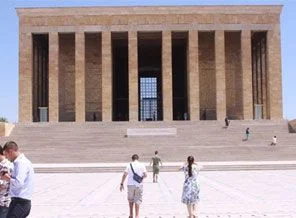 MHP'liden Anıtkabir'le ilgili şok iddia!