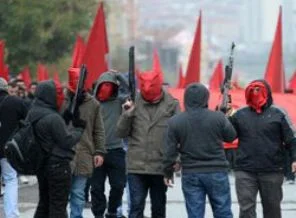 O kalaşnikoflulara neden dokunulmadı