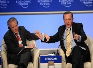 Olay moderatörün iddialarına jet yanıt