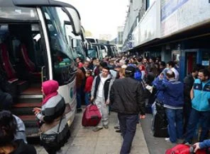 Otogar ve yollarda dönüş yoğunluğu