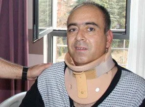 Öyle bir öksürdü ki boynu kırıldı