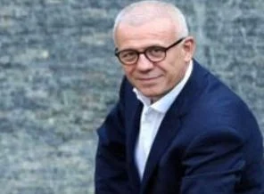 Özkök: Ahmet Kaya'nın mezarına gidip çiçek koydum