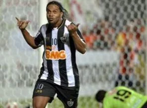 Ronaldinho geliyor mu?