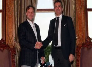 Russell Crowe, Bakan Çelik ile görüştü