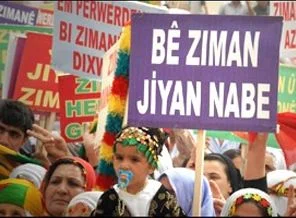 Sen misin anadilde eğitim afişi asan!