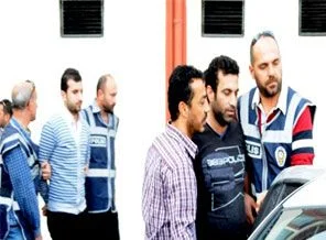 Senarist hırsızlar işadamı fena kandırdı!