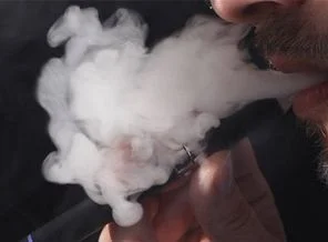 'Sigara içen insanlar yılda bir hafta daha az çalışıyor'