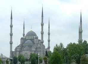 Sultanahmet'in minaresi sökülecek!
