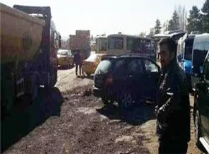 Taksi ve dolmuşlar ODTÜ Yolu'nda