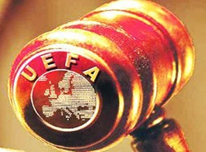 UEFA cezayı kesti