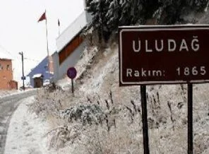 Uludağ'da kar kalınlığı 15 santimetre