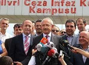 'Yeni yasama yılını hapishanede açtık'