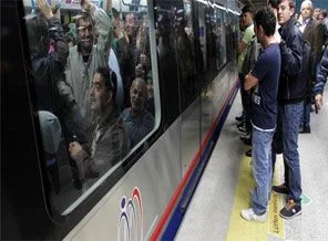 Yolcular Marmaray'dan inmek bilmiyor