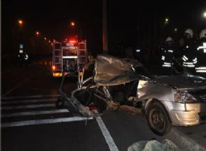 Zincirleme kaza: 2 ölü, 4 yaralı