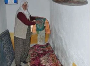 30 yıldır yatırla yaşıyor