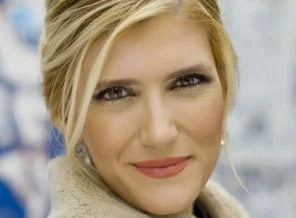 'Acun 'neşe' istedi, TV8 haber spikeri göbek attı'
