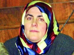AK Parti kurucularından Ünsal kızlı erkekli ev çıkışını 28 Şubat'a benzetti!