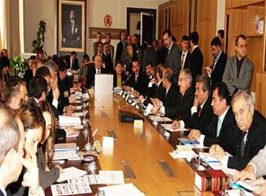 Anayasa Komisyonu AK Parti'siz toplandı
