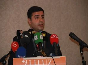 Ankara'da AK Parti'li Kürt Konferansı