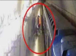 Ankara metrosunda mucize kurtuluş