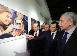 Arınç, New York'ta protesto edildi
