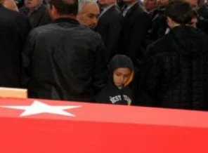 Babaya son bakış