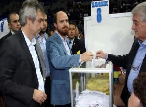 Başbakan Erdoğan'ın oğlu da oy kullandı