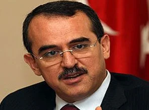 'Başbakanda darbecinin önünde ceket ilikledi'