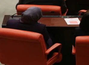 Başörtülü vali ve kaymakam da geliyor