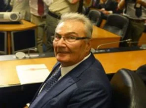 Baykal: Bana iğrenç komplolar tertipliyorlar