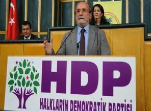 BDP grup toplantısında bir ilk yaşandı, Meclis Tv yayını kesti!