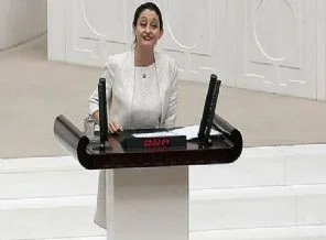 Bu iddia sosyal medyadan: Şafak Pavey engellilerin önünde engeldir!