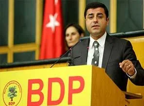 'Bu partilerin anayasa yapmaya niyeti yok'