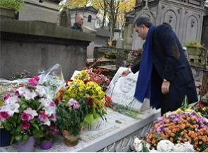 Çelik'ten Ahmet Kaya ve Yılmaz Güney'in mezarlarına ziyaret