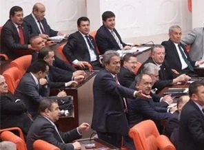 CHP, Kamer Genç tartışmasına noktayı koydu