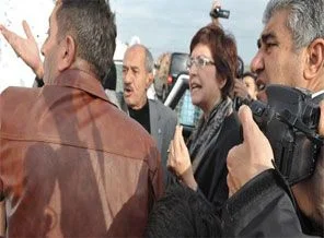 CHP'li vekilin duvar ziyaretinde olay