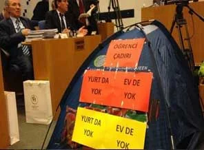 CHP'liler Meclis'te çadır kurdu!
