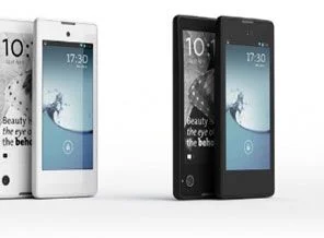 Çift ekranlı akıllı telefon satışa çıkıyor