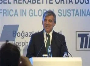 Cumhurbaşkanı Gül'e prompter sürprizi