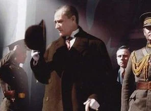 Denizli'de Atatürk çıkartması gerginliği