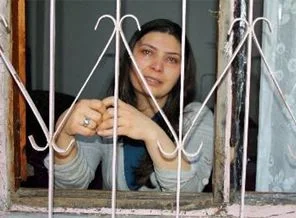 'Direnen Hanım' 203 gündür evinde direniyor