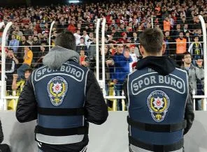 Emniyetten taraftara yasal işlem